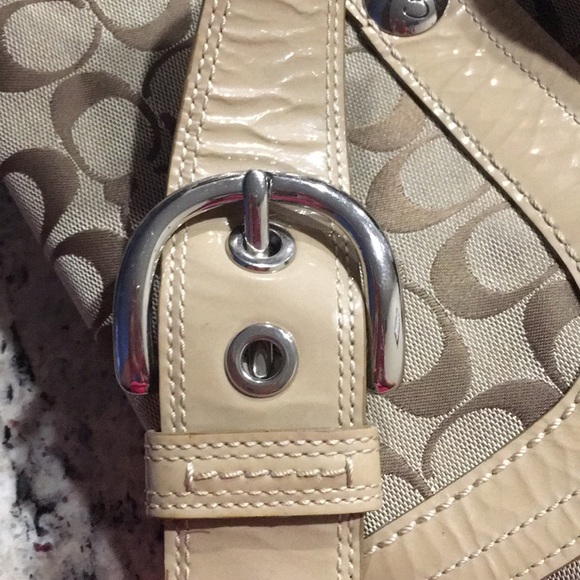 Authentic Coach signature style purse - Picture 6 of 6